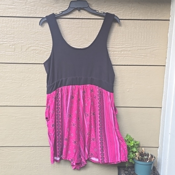 Torid Black Pink Knit Challis geo print tank Romper 2X - Picture 7 of 8